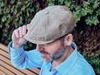 Newsboy beżowy w kratkę